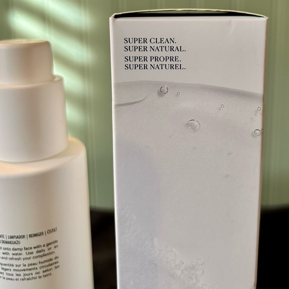 NIB W3LL People Juice Cleanse Soothing Aloe Face Cleanser - Picture 5 of 8